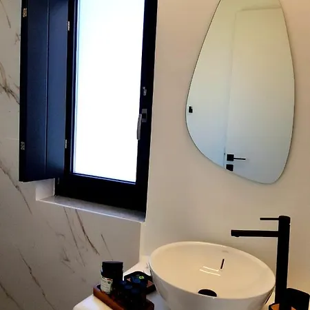 Aparthotel Mylithos Monolithos (Santorini)