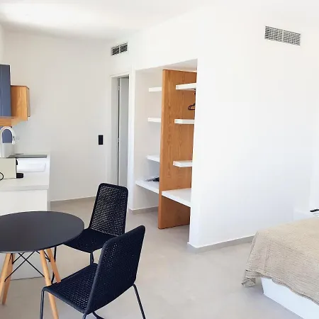 Mylithos Aparthotel Monolithos (Santorini)