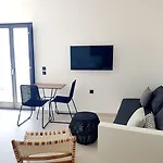 Mylithos Apartahotel Monolithos